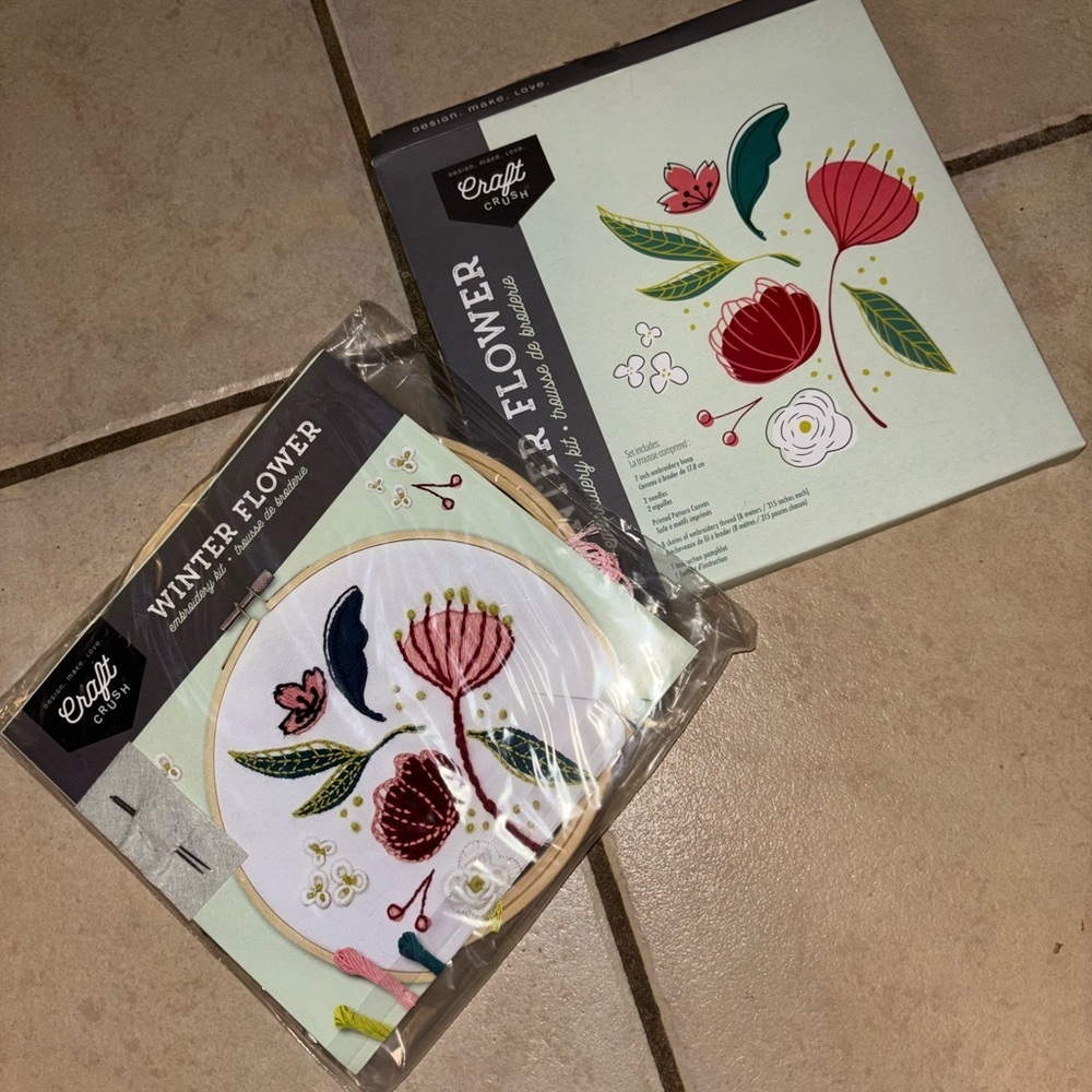 Craft Crush Winter Flower 7 inch Embroidery Kit